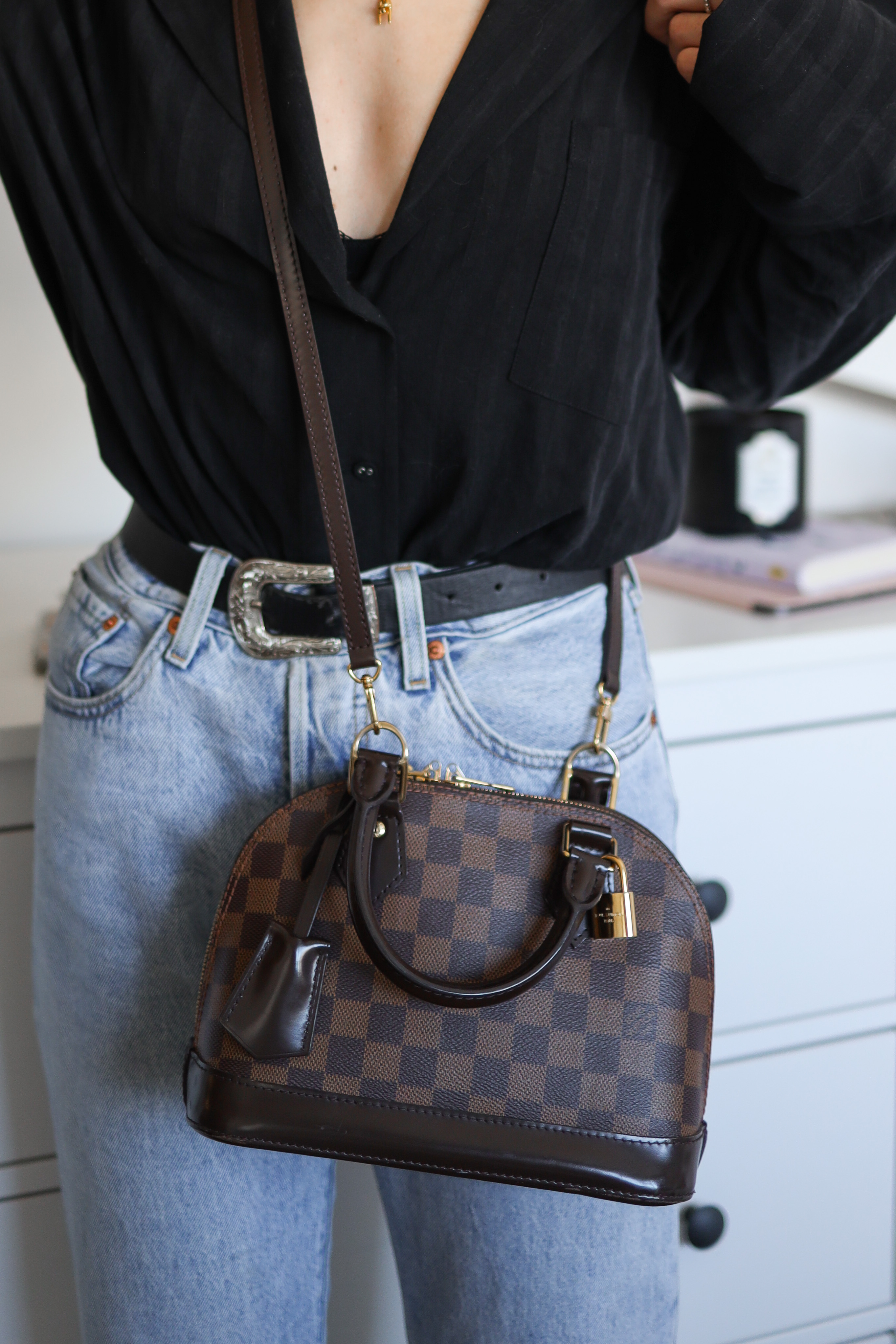 Louis Vuitton Alma BB - Damier Ebene. - Emily Canham