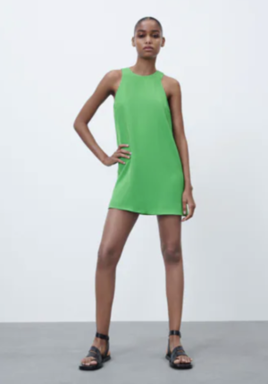 girl in green Zara dress Spring style 2021 
